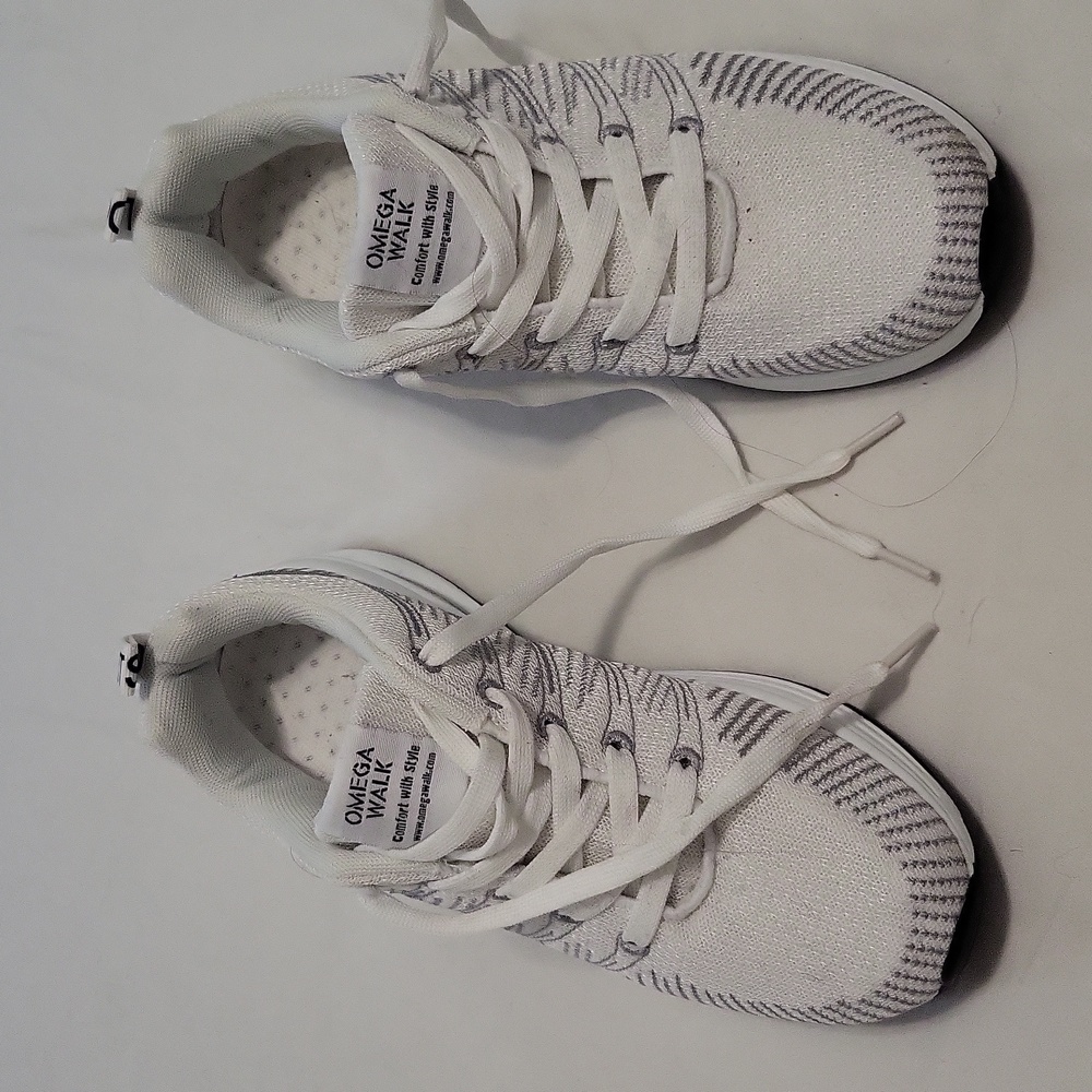 Omega walk ladies sneakers, brand new 8